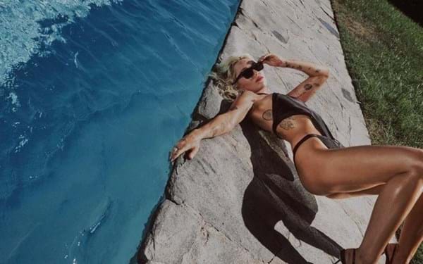 Singer Miley Cyrus invests in self-tanning brand Dolce Glow - Brand Ambassador - The Celebrity Group